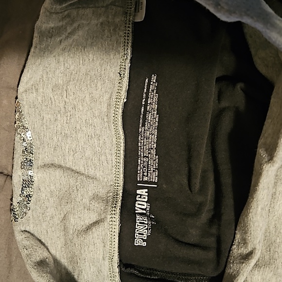 Capri yoga pants - Picture 3 of 3